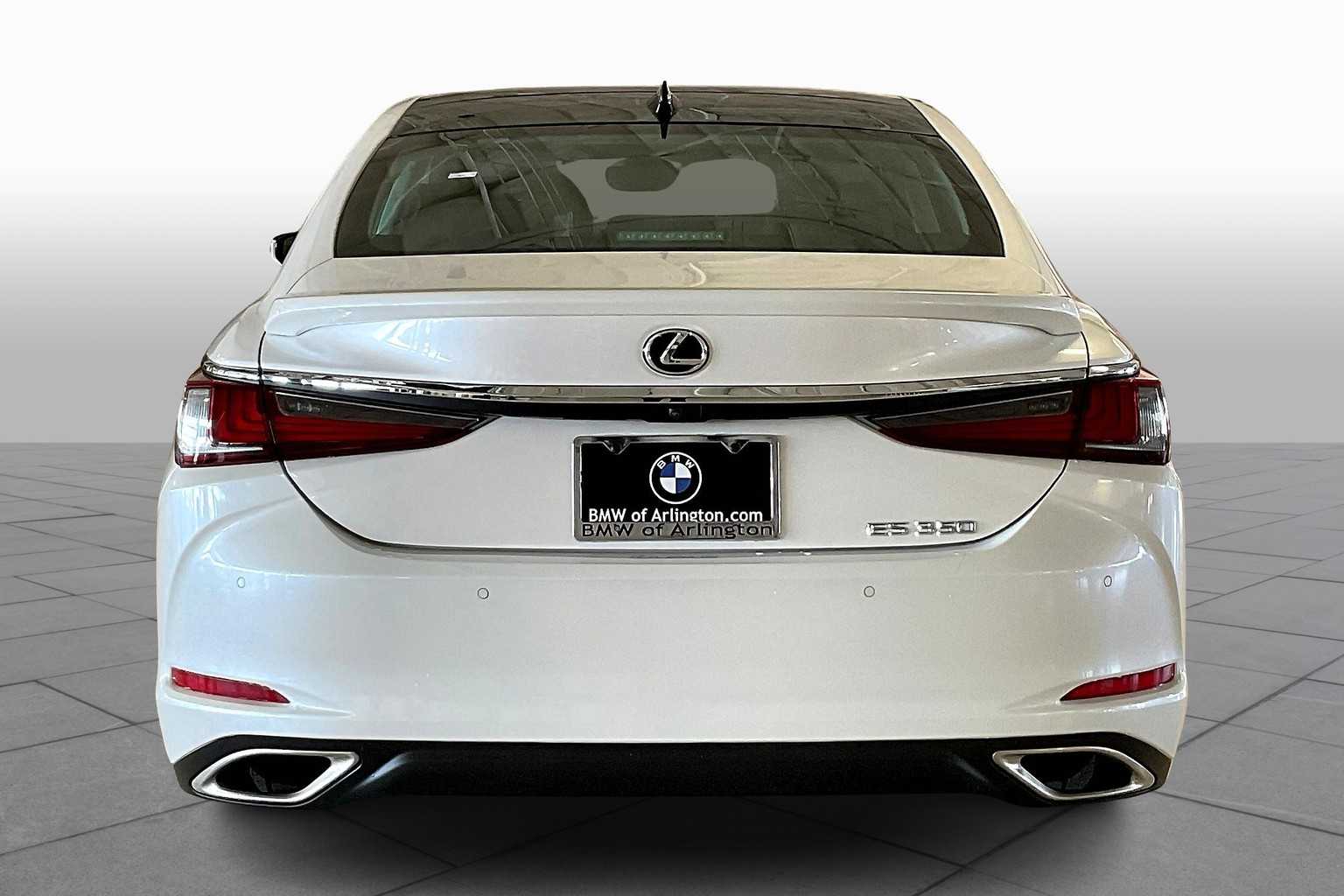 2022 Lexus ES 350 Ultra Luxury photo 3