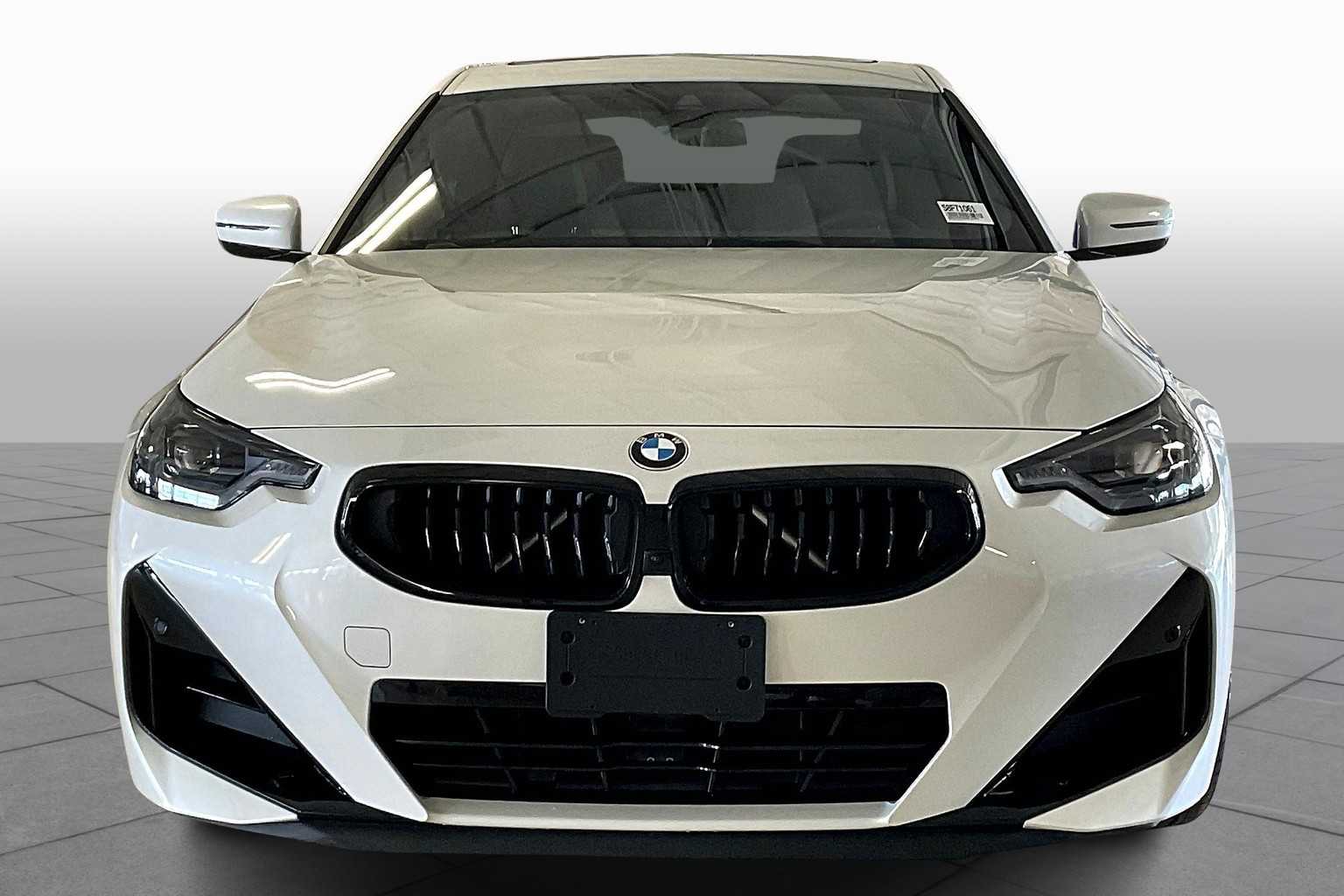 2025 Bmw 230i Coupe photo 2