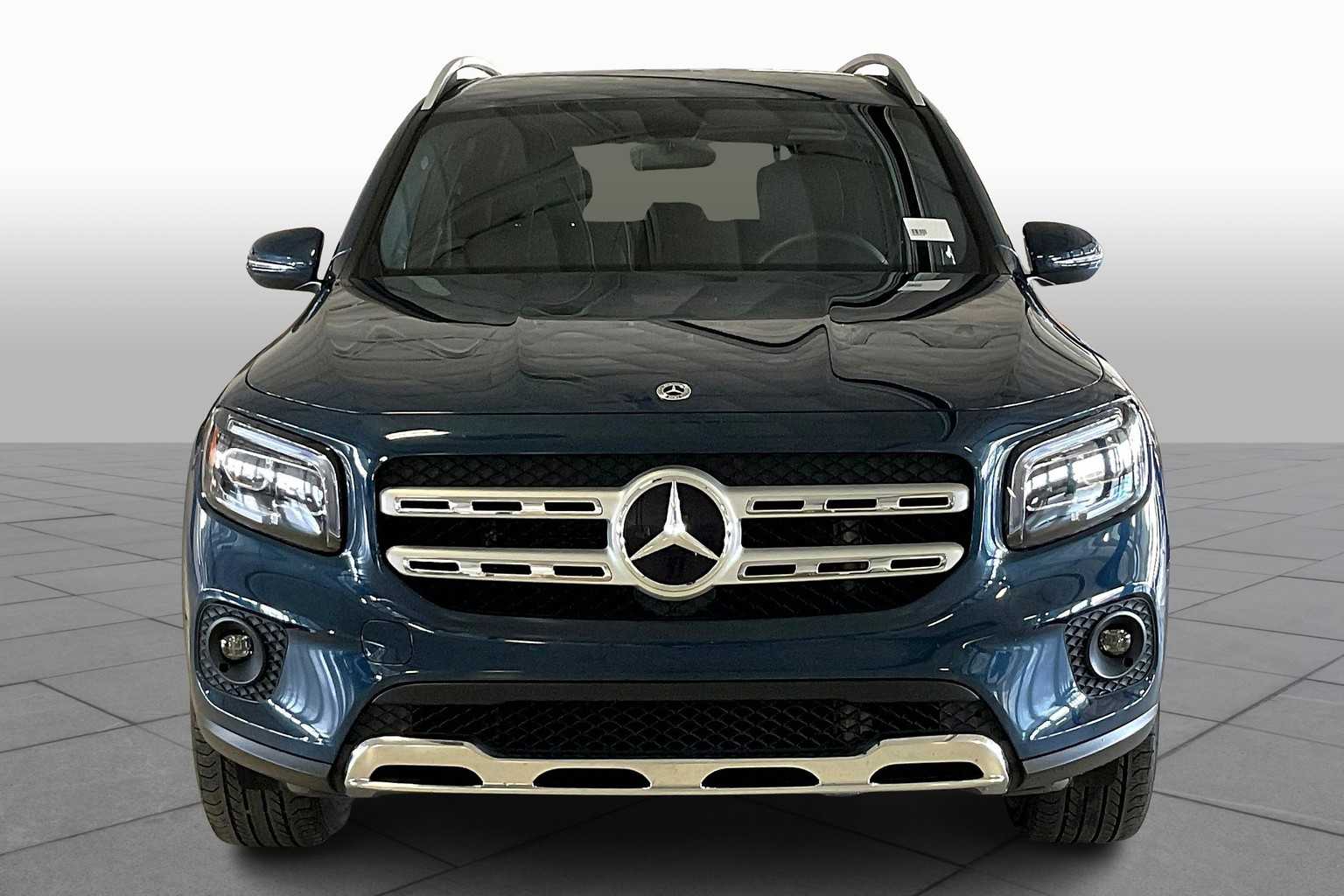 2023 Mercedes Benz GLB 250 photo 2