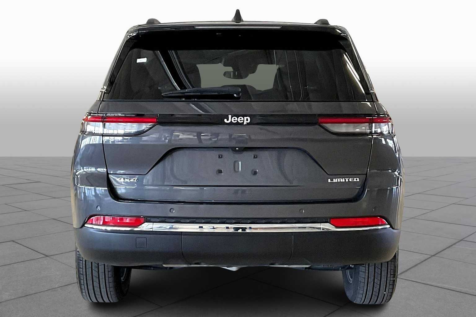 2022 Jeep Grand Cherokee Limited photo 3
