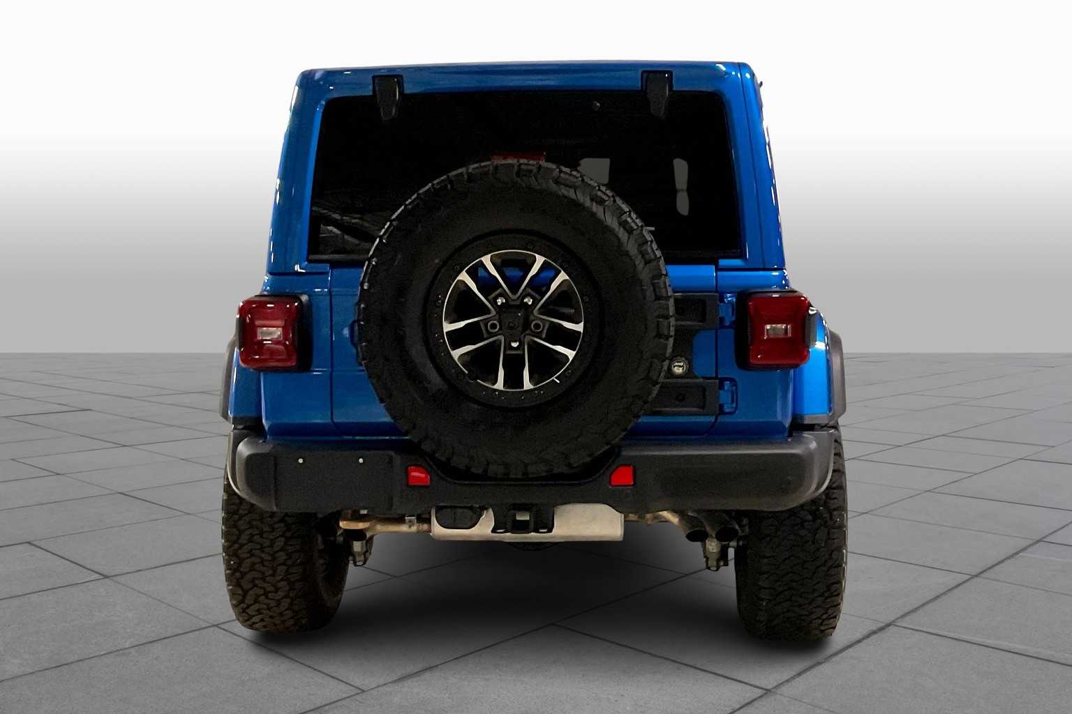2024 Jeep Wrangler Rubicon 392 photo 3