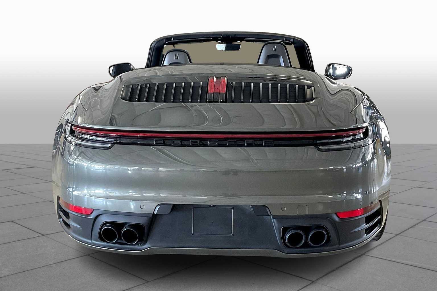 2024 Porsche 911 4 Cabriolet photo 3