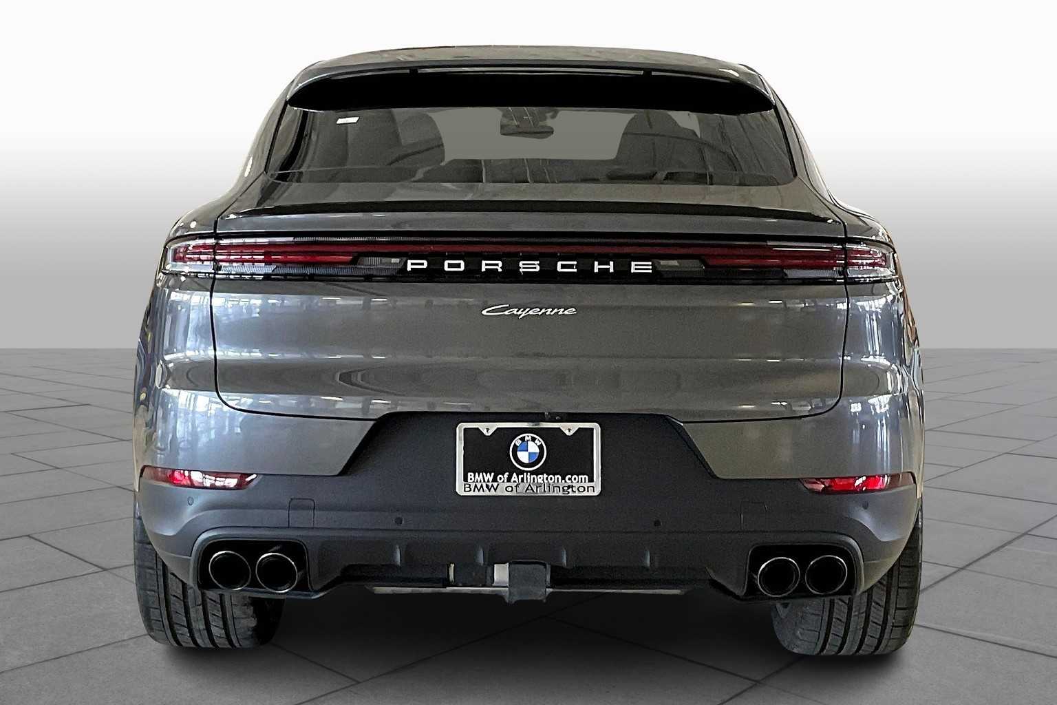 2024 Porsche Cayenne Coupe photo 3