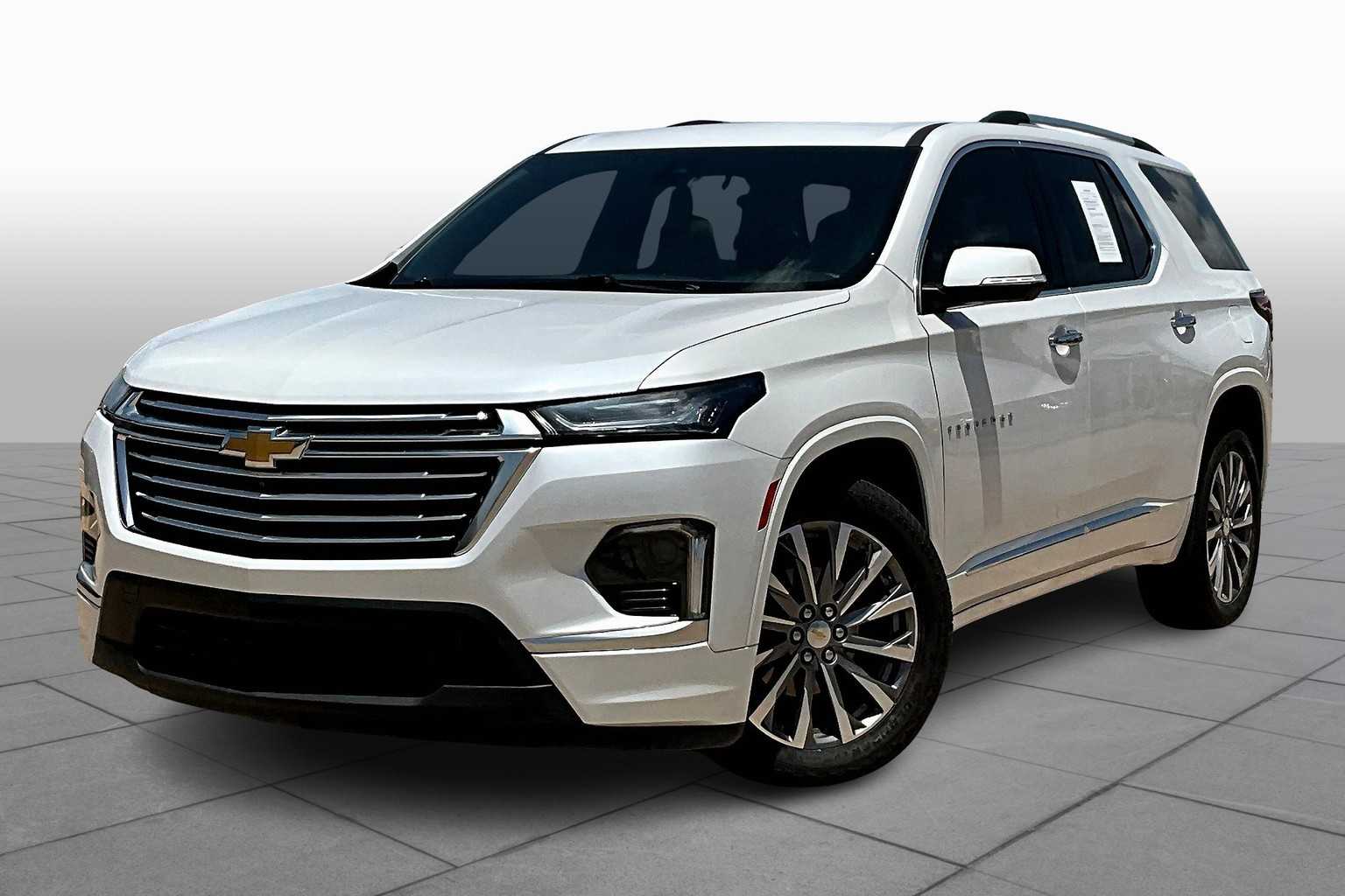 2023 Chevrolet Traverse Premier photo 2