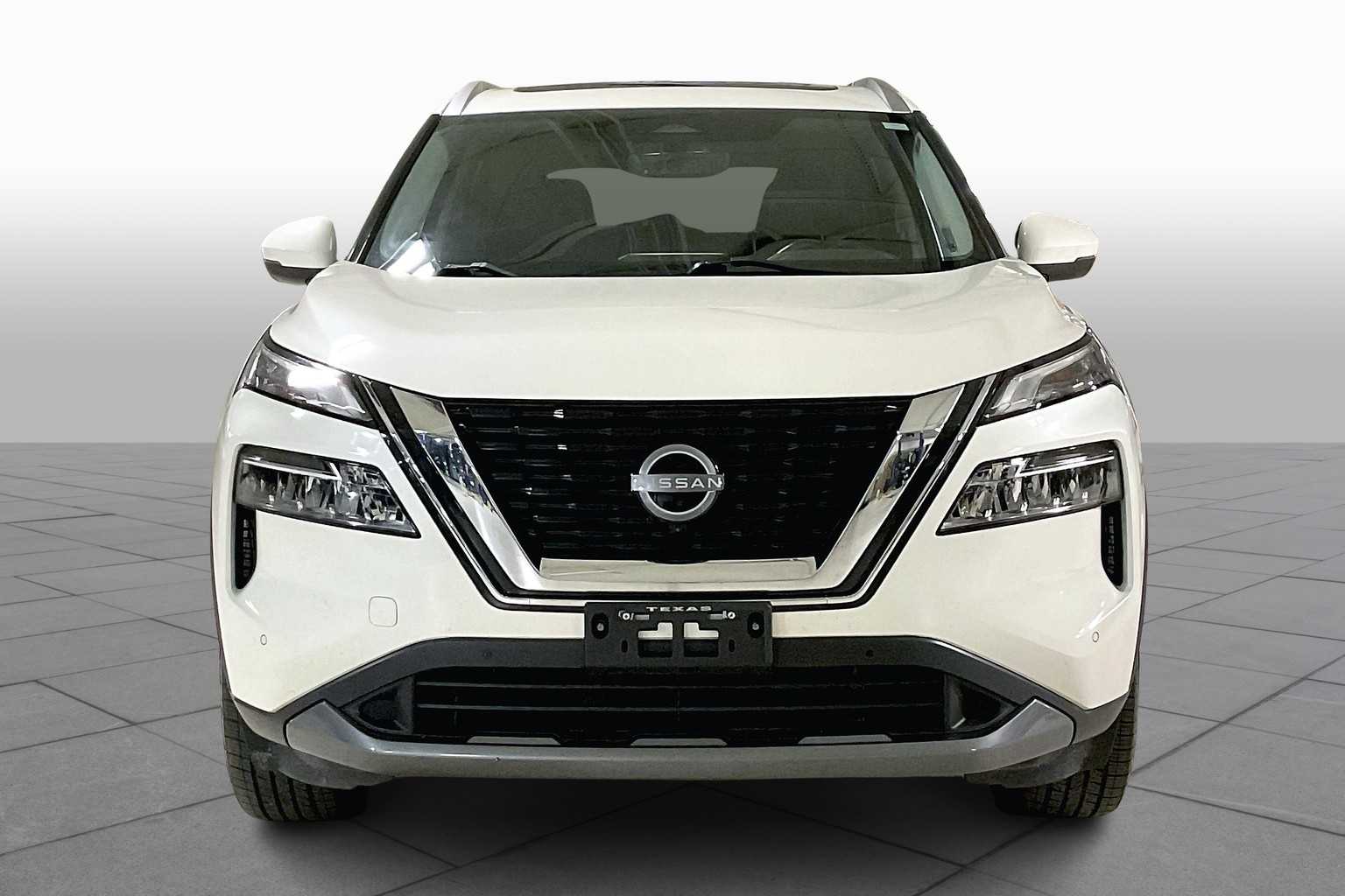 2023 Nissan Rogue SL photo 2