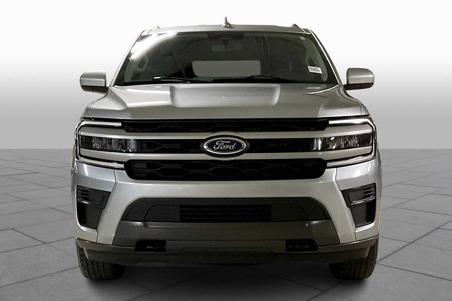 2022 Ford Expedition MAX XLT photo 2
