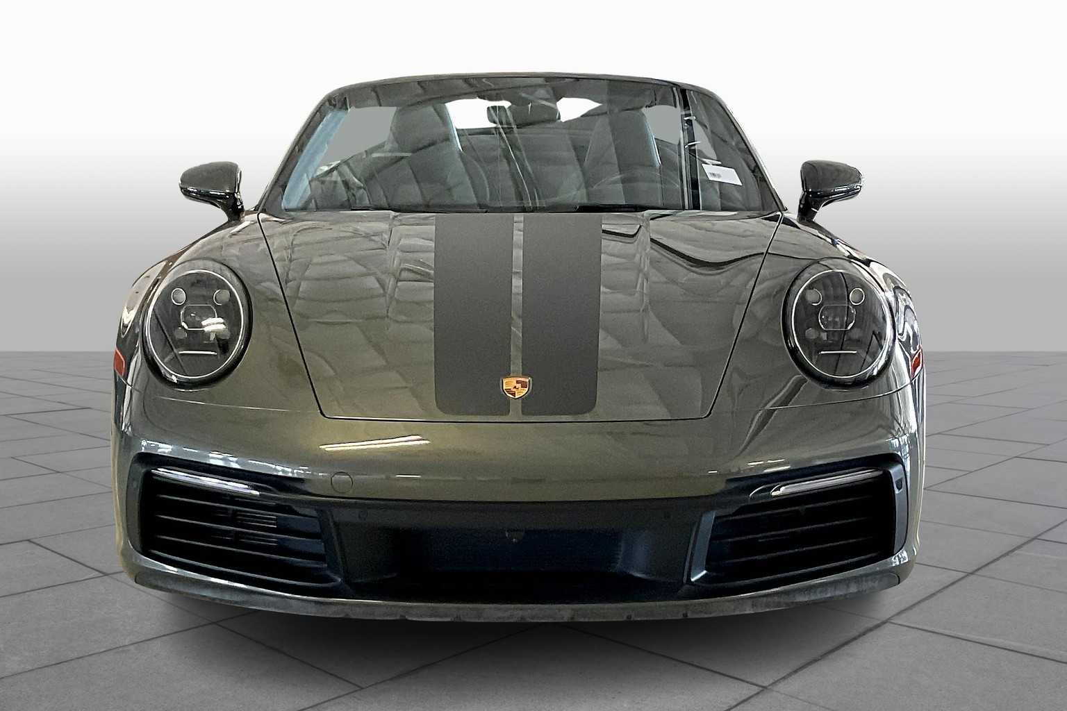 2024 Porsche 911 4 Cabriolet photo 2
