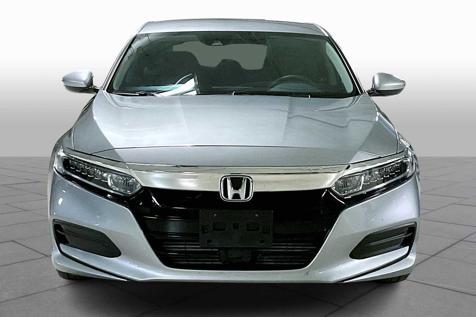 2019 Honda Accord LX 1.5T photo 2