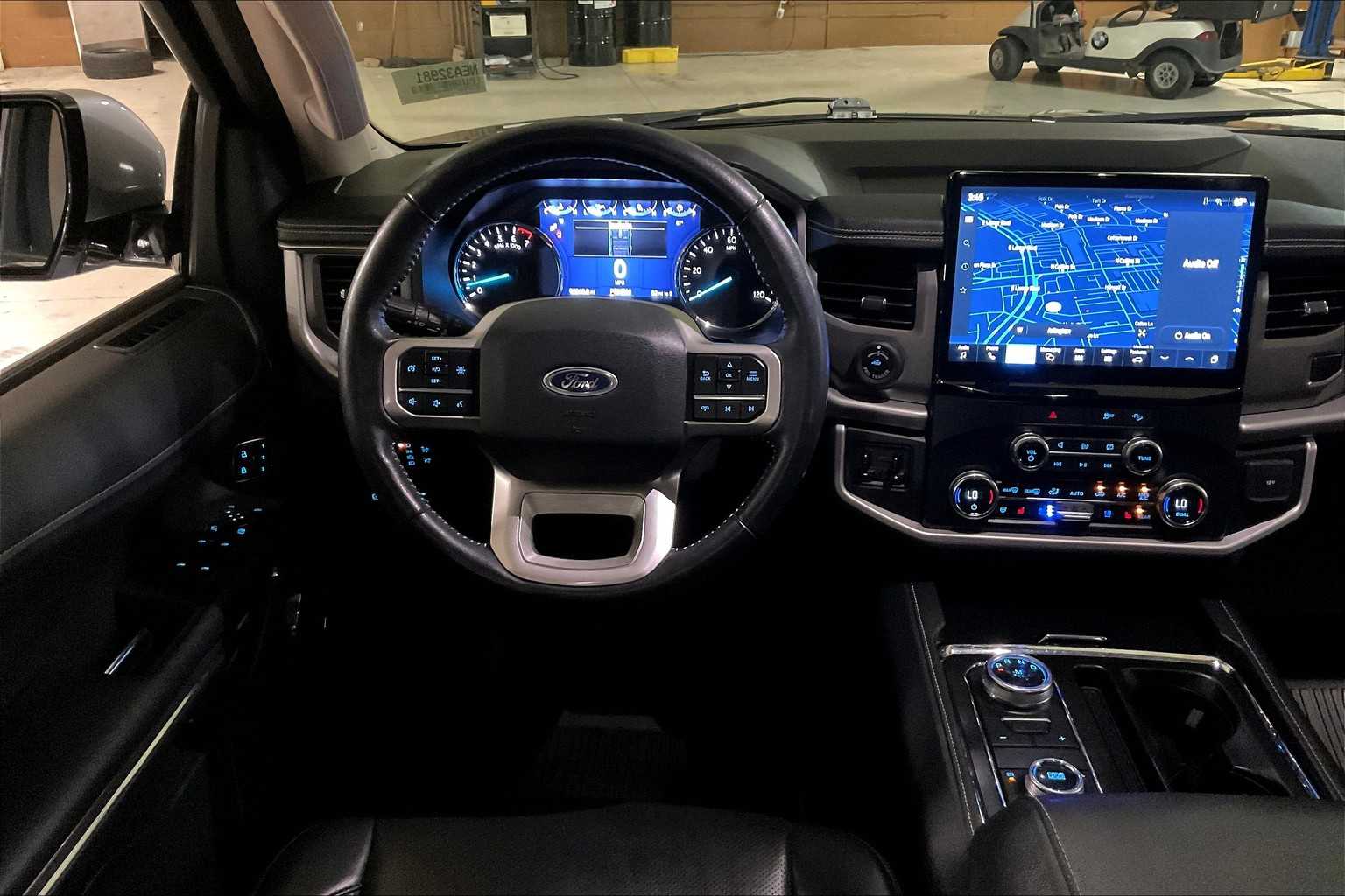 2022 Ford Expedition MAX XLT photo 4