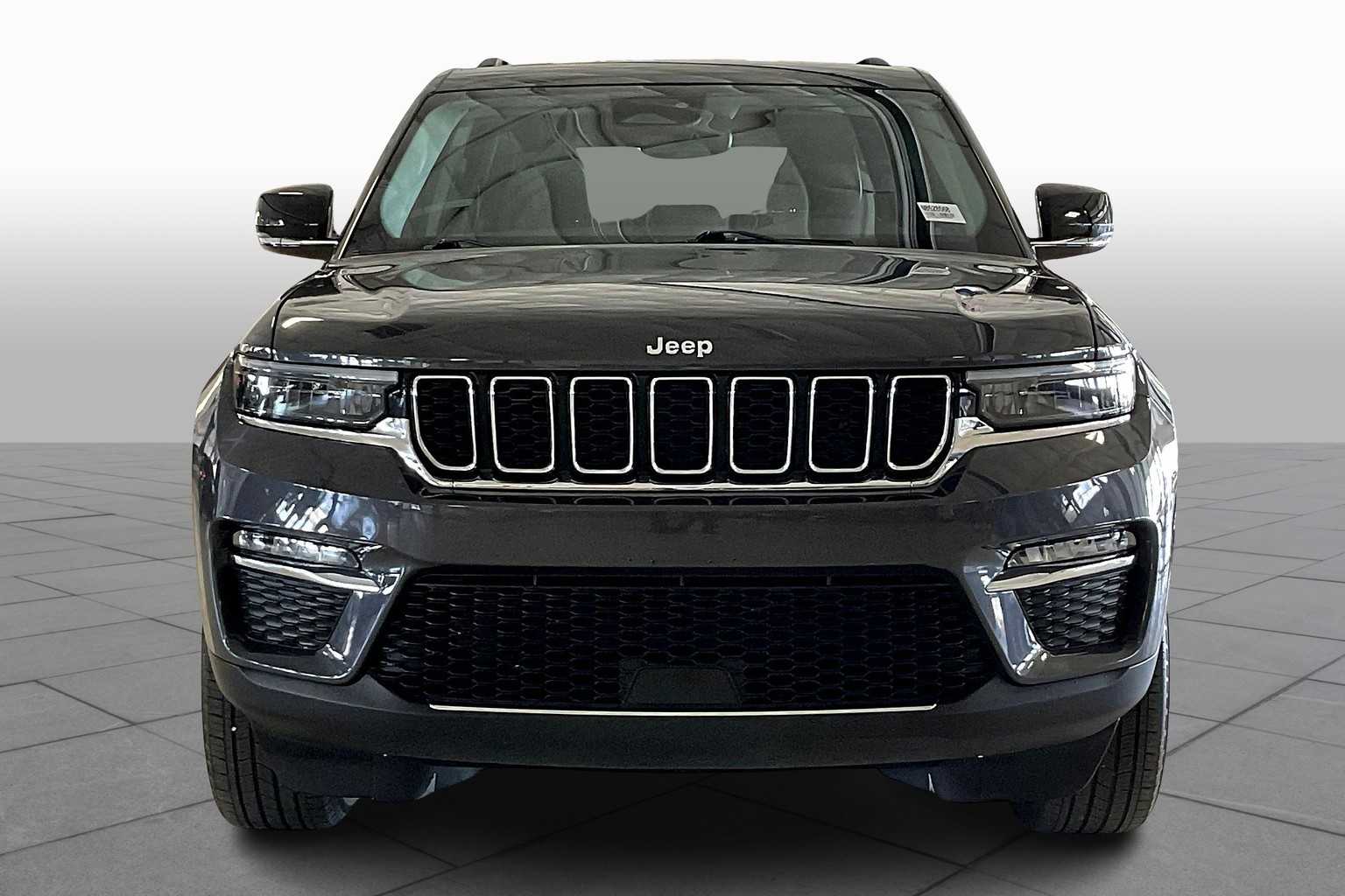 2022 Jeep Grand Cherokee Limited photo 2