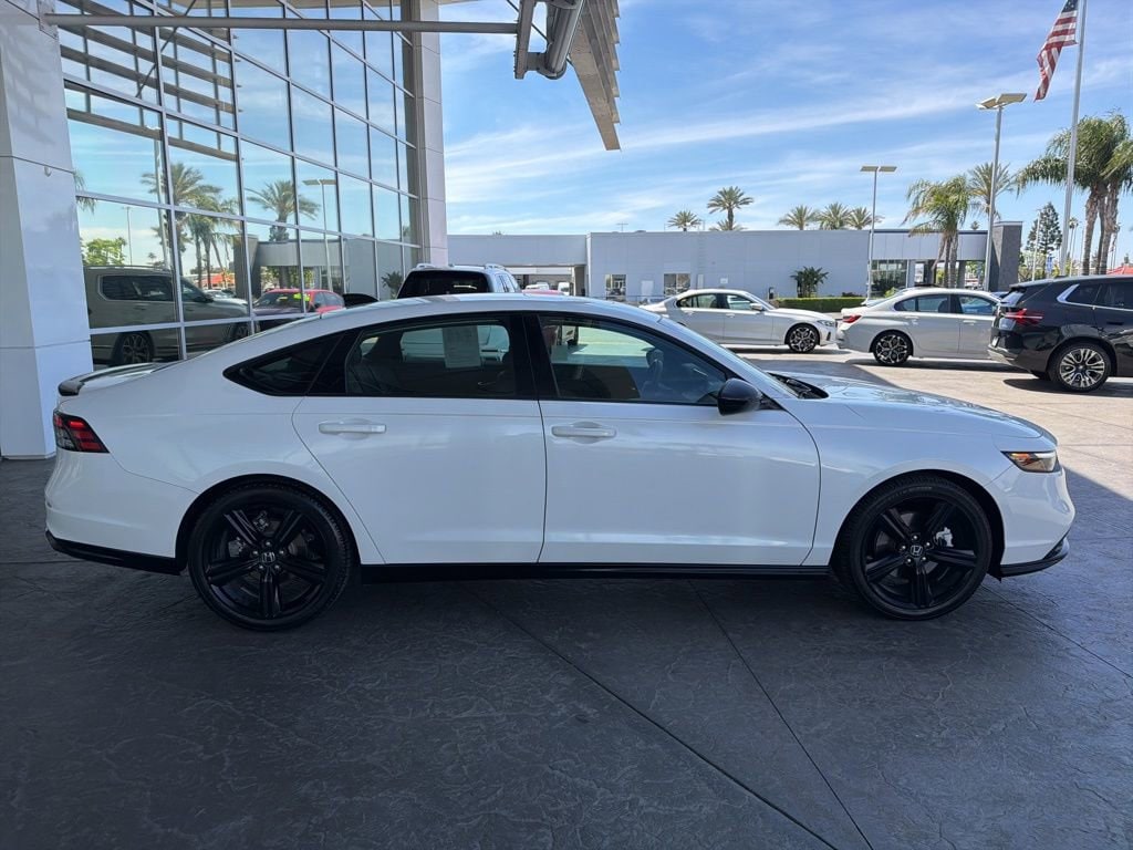 2023 Honda Accord Hybrid Sport-L photo 3