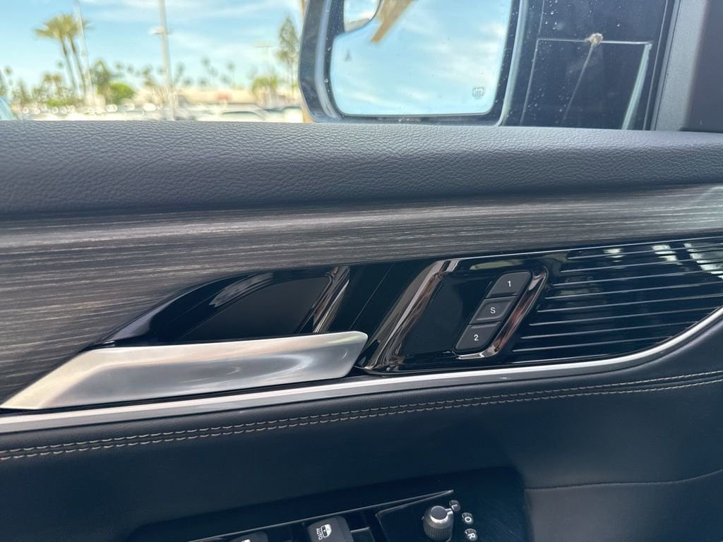 2024 Jeep Wagoneer L Series III photo 6