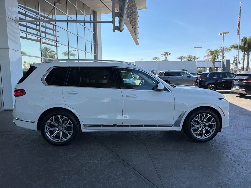 2024 BMW X7 xDrive40i photo 2