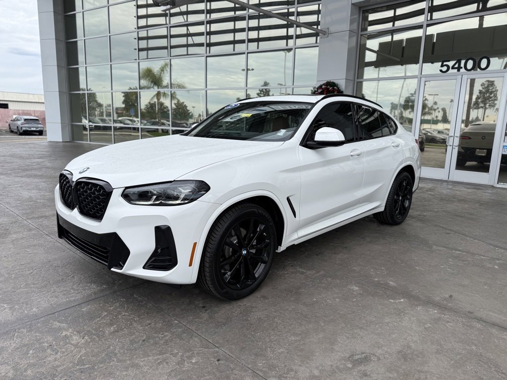 2025 BMW X4 30i's photo