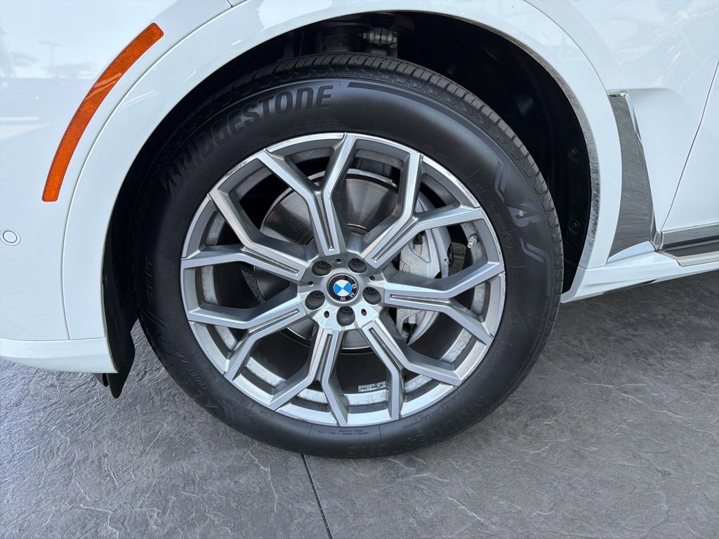 2024 BMW X7 xDrive40i photo 4