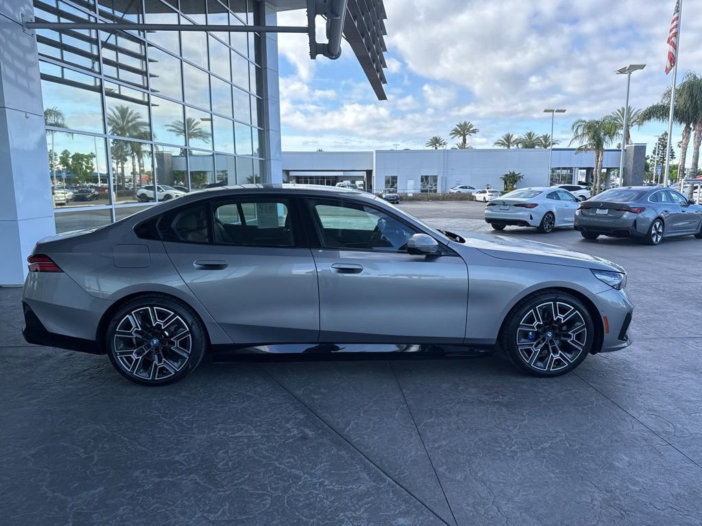 2025 BMW i5 eDrive40 photo 3