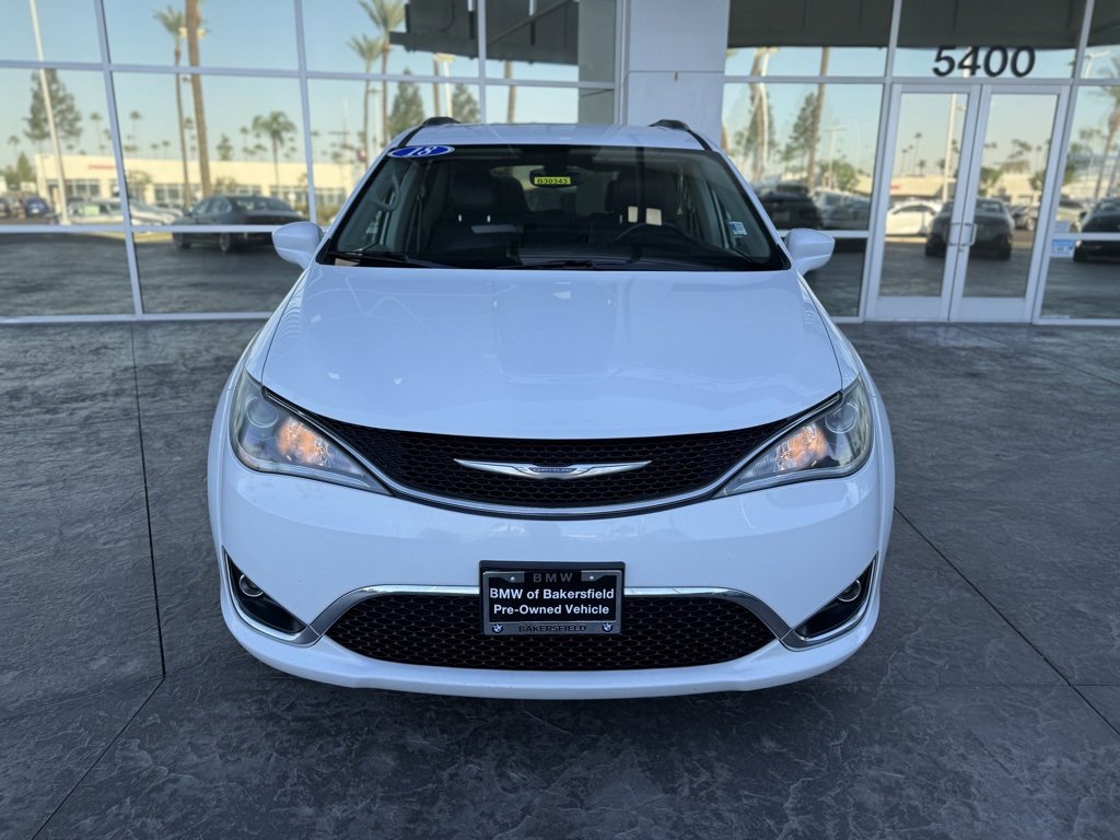 2018 Chrysler Pacifica Touring L photo 2