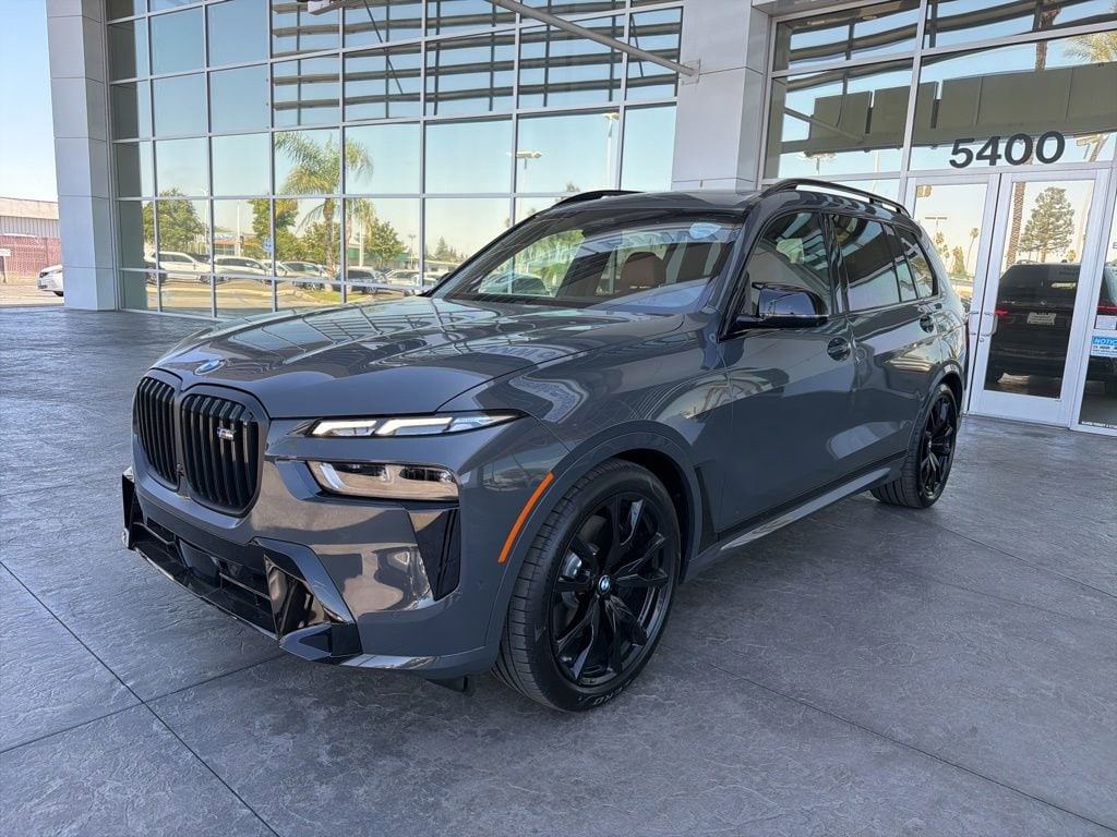 2027 BMW X7 M60i's photo