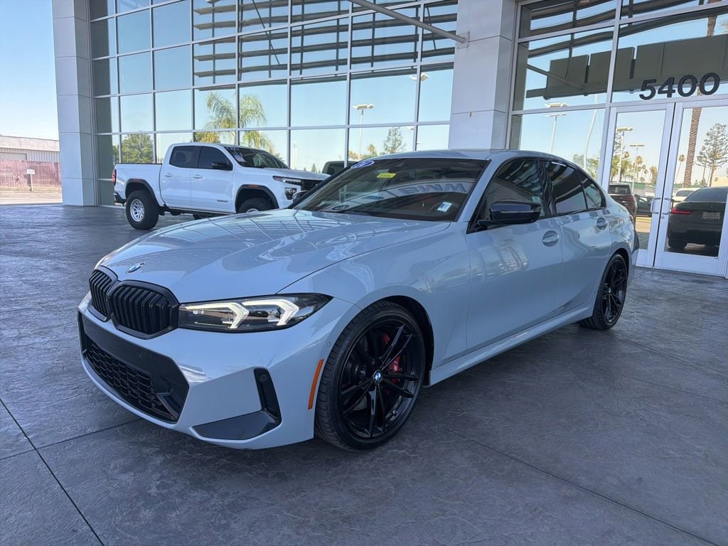 2024 BMW 3 Series 330i Sedan's photo