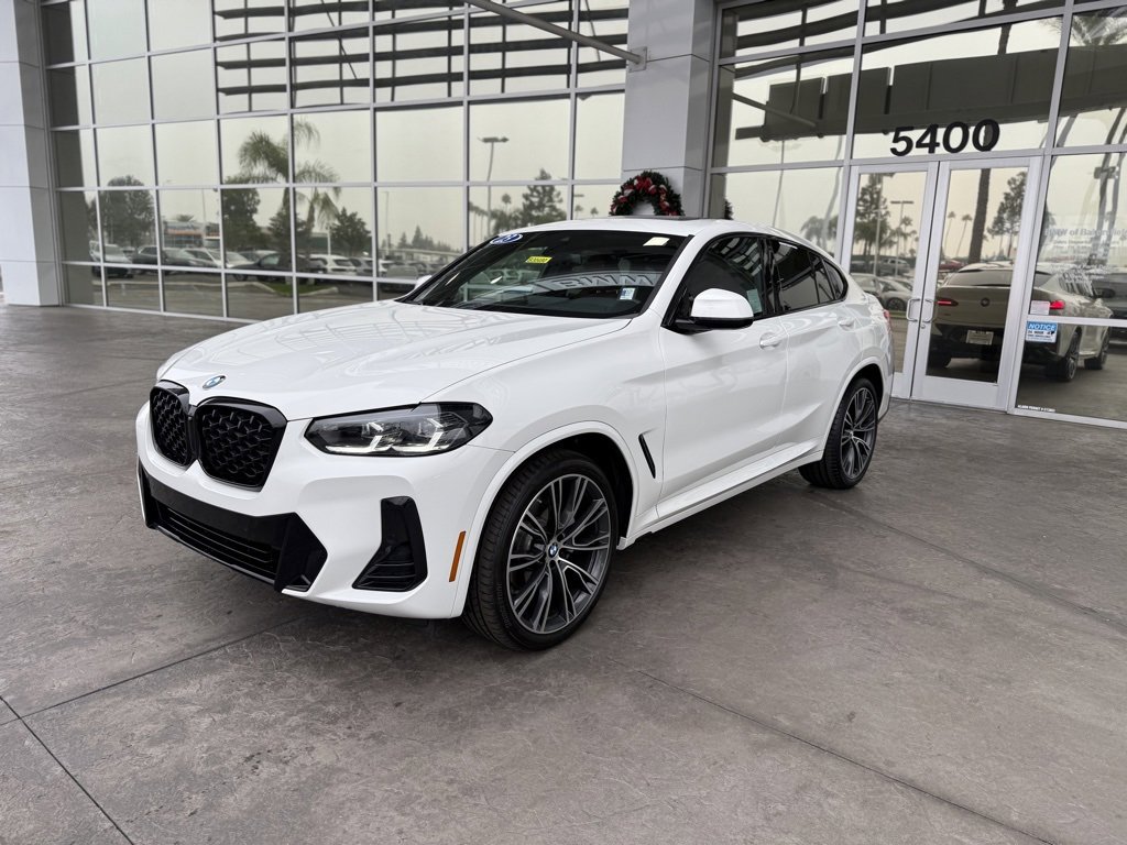 2023 BMW X4 30i's photo