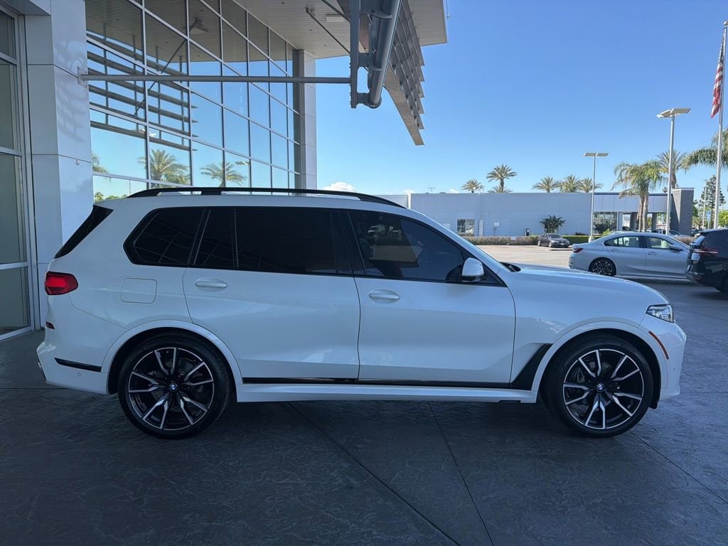 2021 BMW X7 xDrive40i photo 3