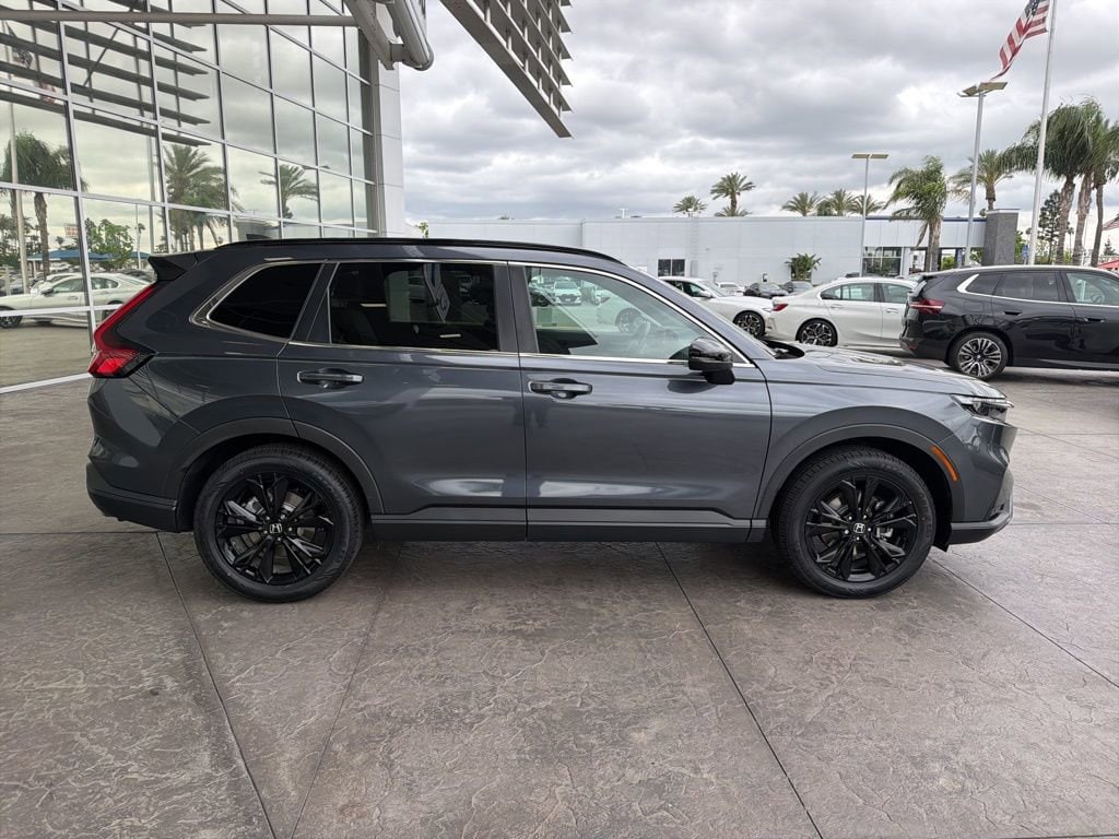 2023 Honda CR-V Hybrid Sport Touring photo 3