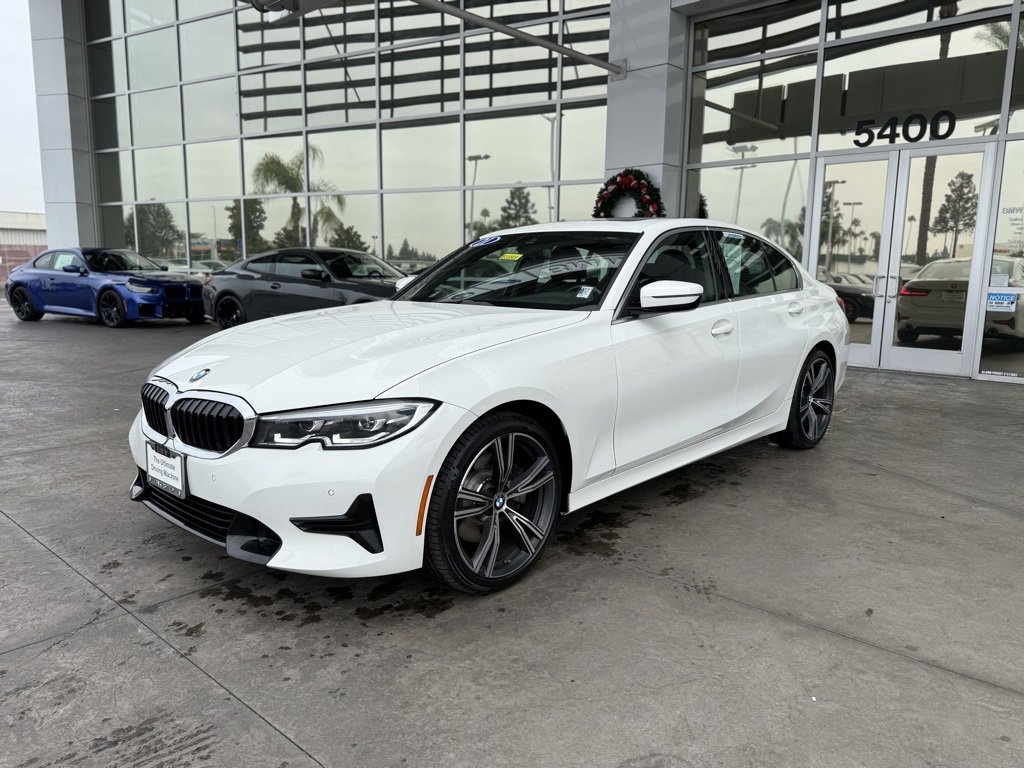 2021 BMW 3 Series 330i's photo