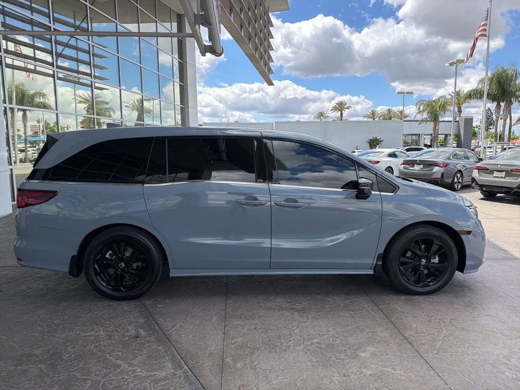 2024 Honda Odyssey Sport photo 3
