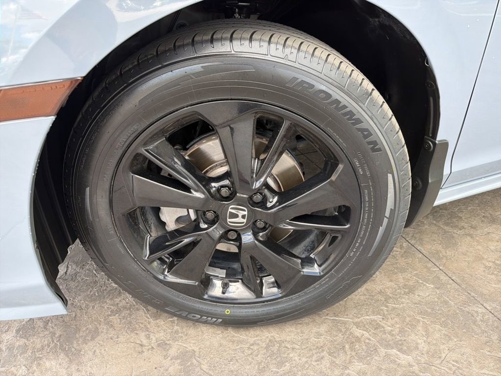 2024 Honda Odyssey Sport photo 5