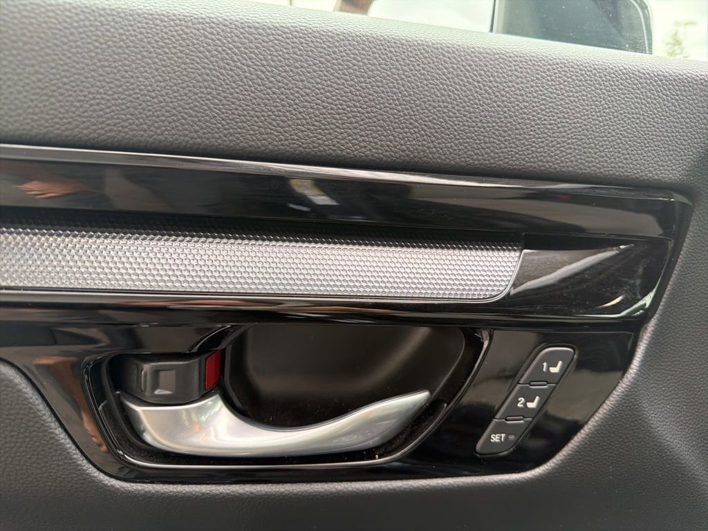 2023 Honda CR-V Hybrid Sport Touring photo 6