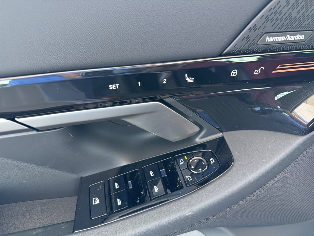 2026 BMW 5 Series 530i - Photo 7