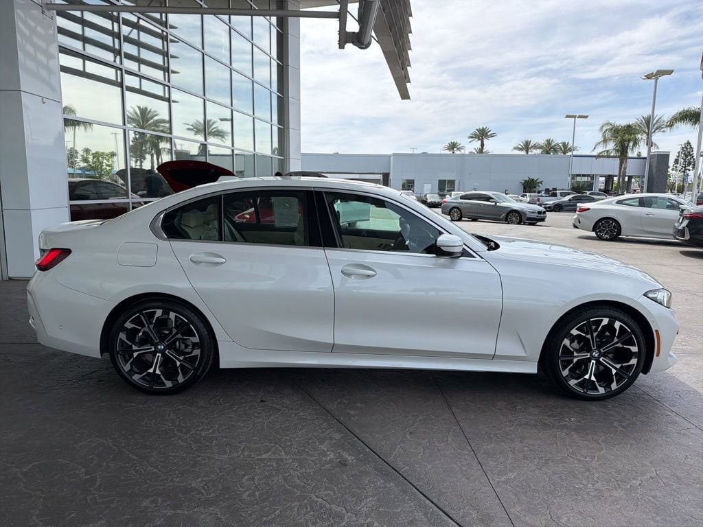 2025 BMW 330i 330i photo 3