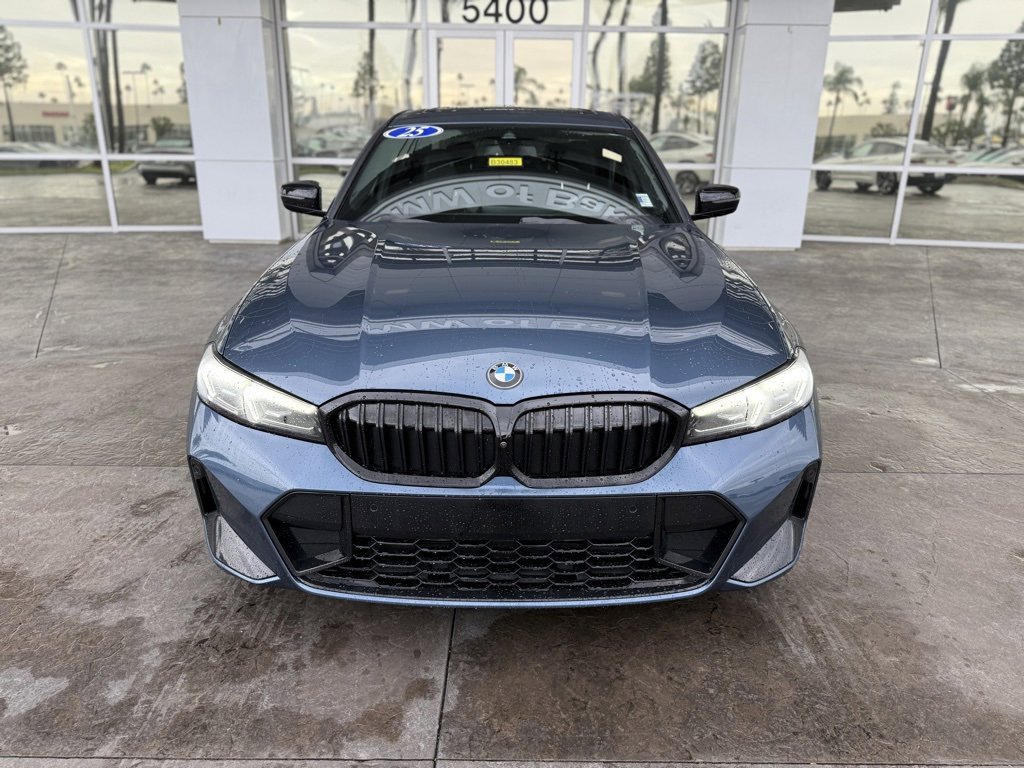 2025 Bmw 330i Sedan photo 2