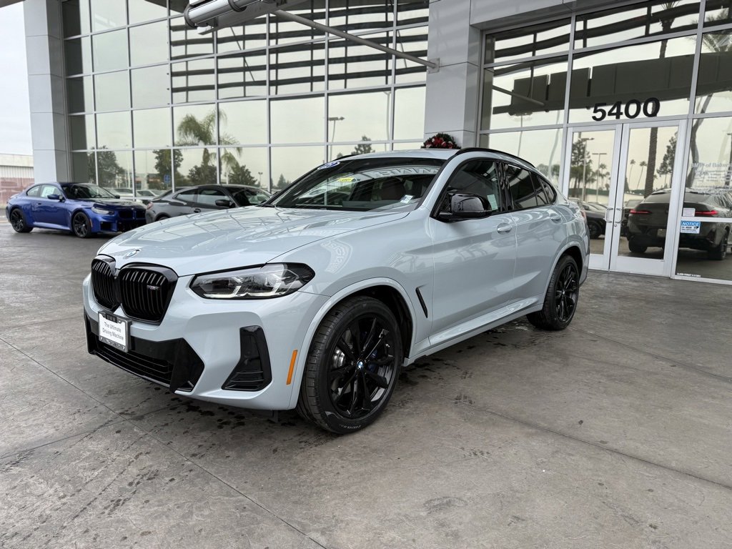 2023 BMW X4 M40i's photo