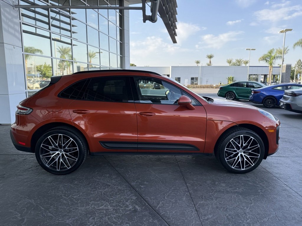 2023 Porsche Macan T photo 3