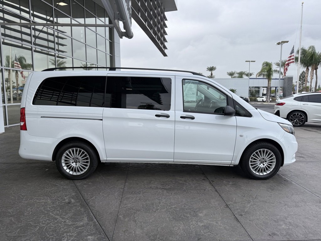 2023 Mercedes Benz Metris photo 3