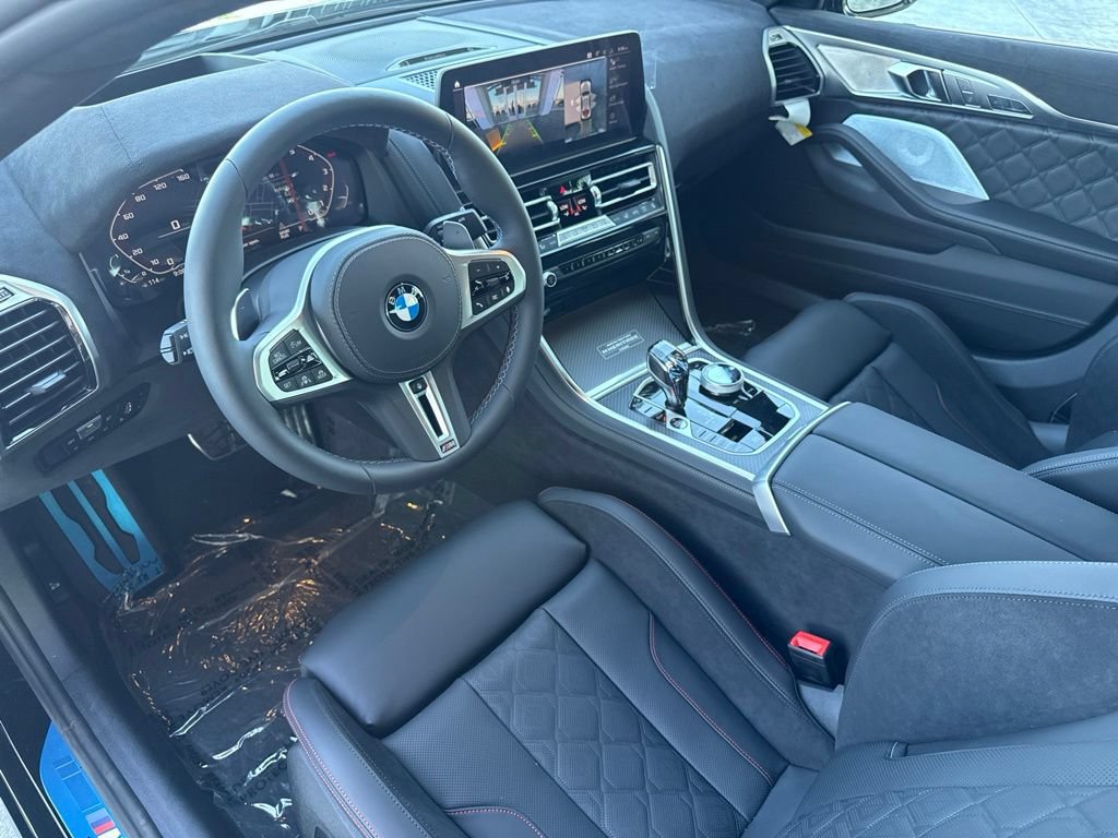 2026 BMW 8 Series M850i - Photo 9