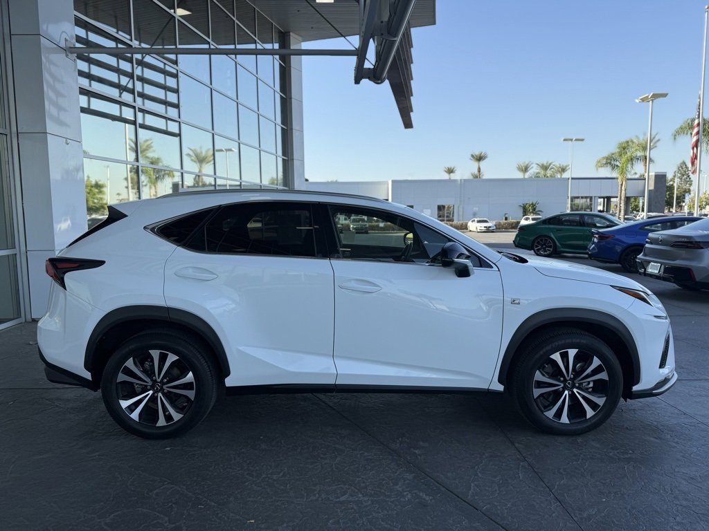 2021 Lexus NX 300 F SPORT photo 3
