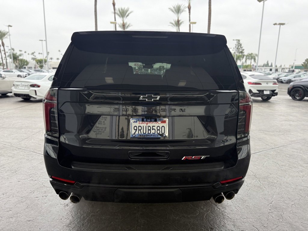 2025 Chevrolet Suburban RST photo 4