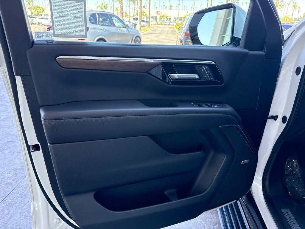 2025 Chevrolet Tahoe High Country - Photo 9