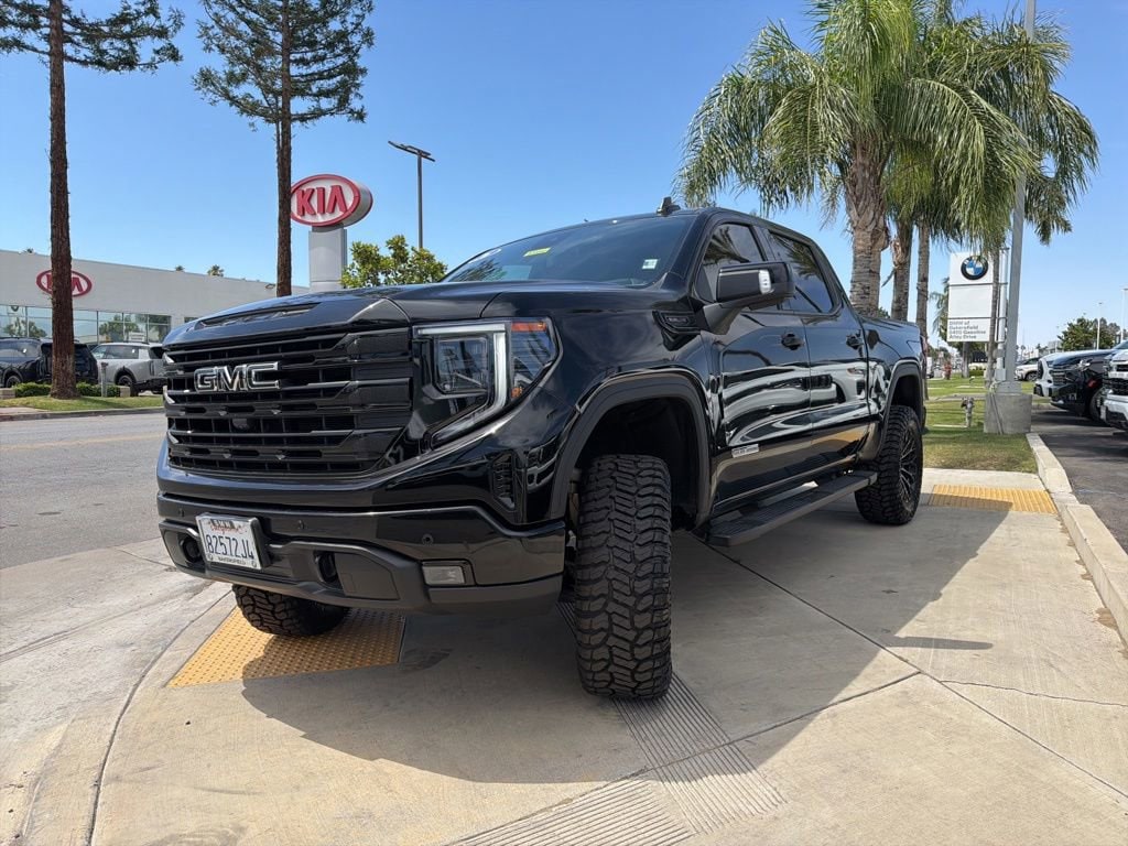 2026 GMC Sierra 4WD Crew Cab Short Box Elevation's photo