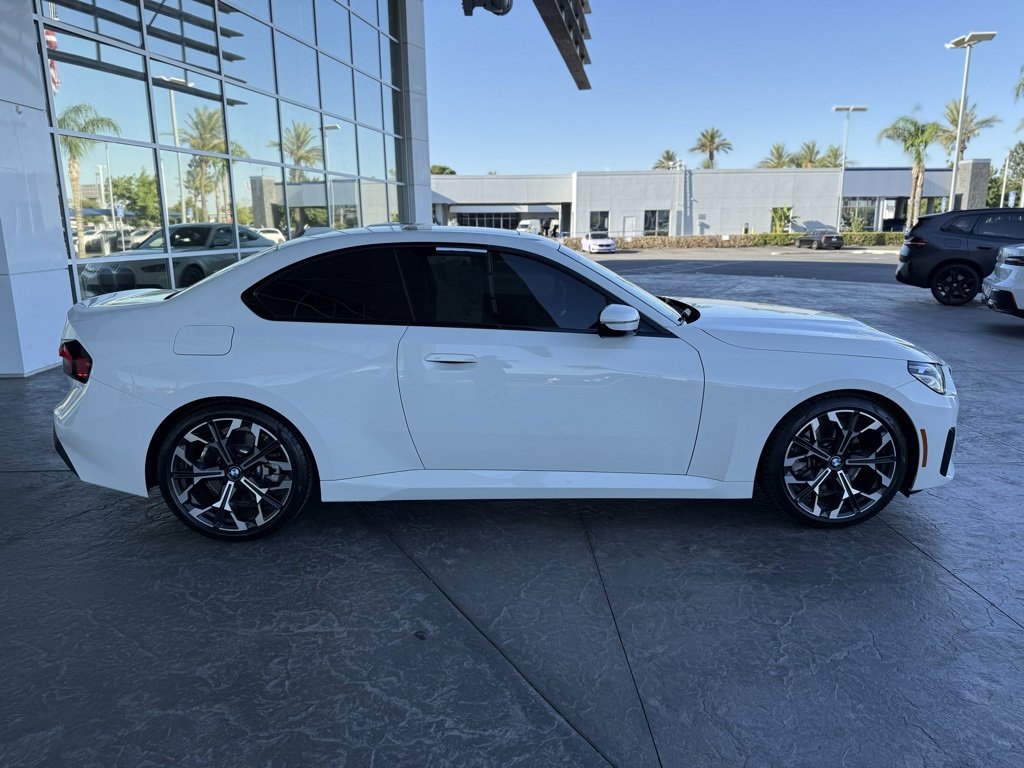 2025 Bmw 230i photo 3