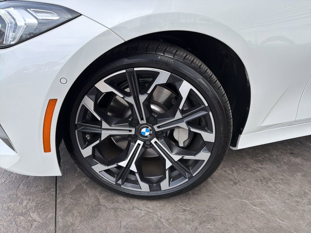 2025 BMW 330i 330i photo 5