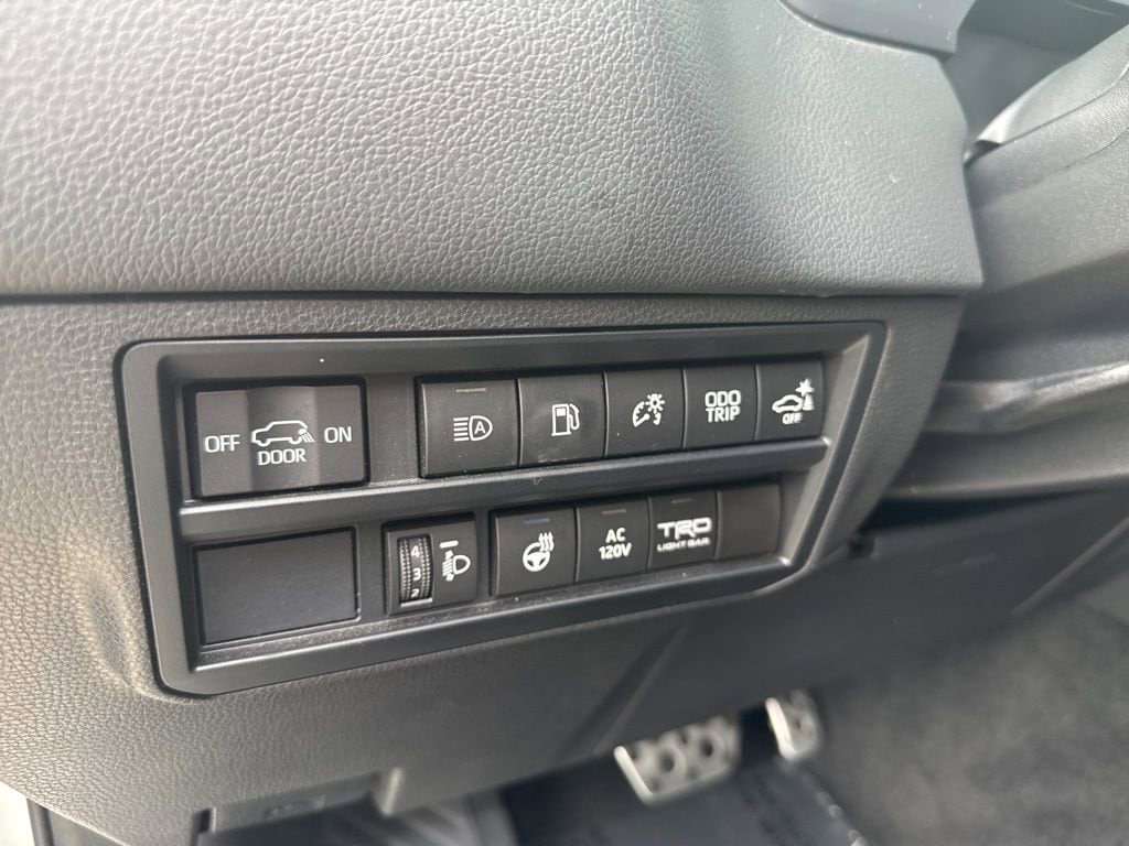 2023 Toyota Sequoia SR5 photo 3