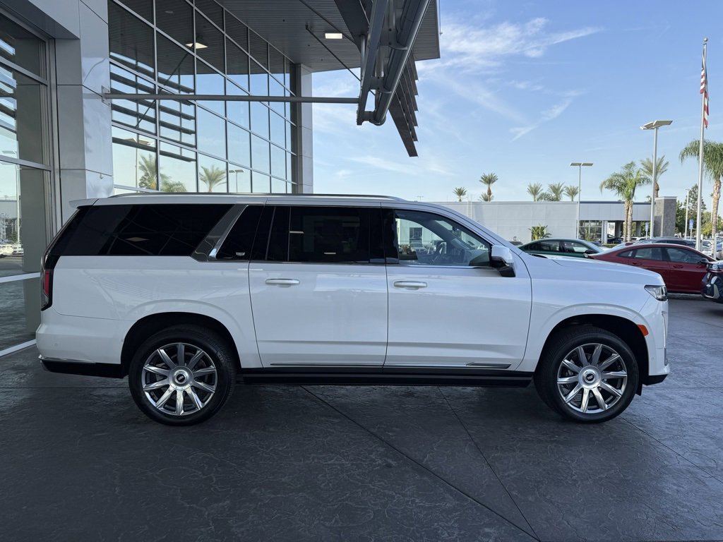 2022 Cadillac Escalade ESV Premium Luxury Platinum photo 2
