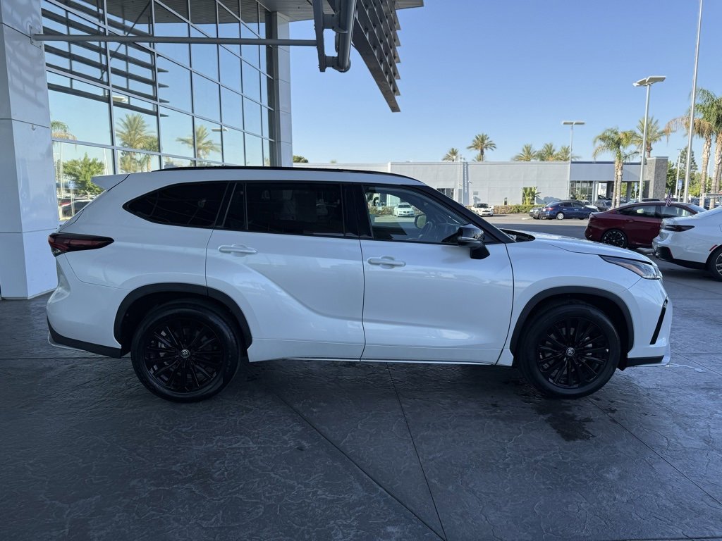 2024 Toyota Highlander XSE photo 3