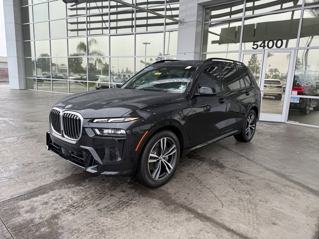 2023 BMW X7 40i's photo