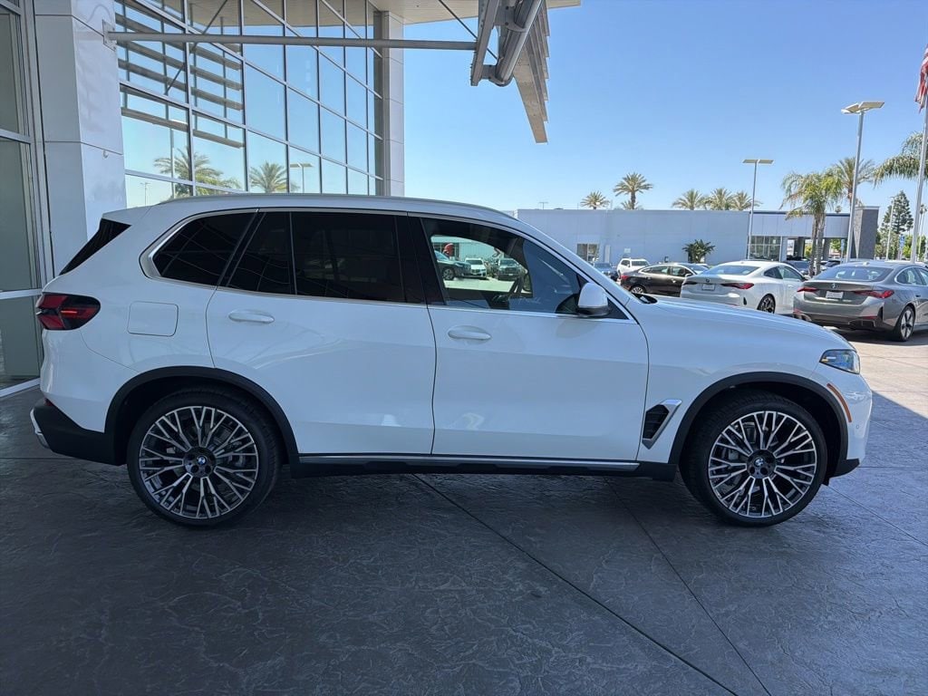 New 2026 BMW X5 sDrive40i SUV