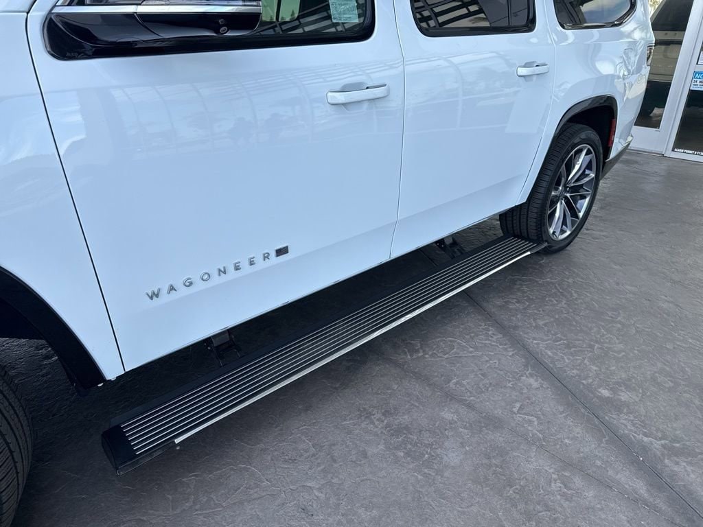 2024 Jeep Wagoneer L Series III photo 5