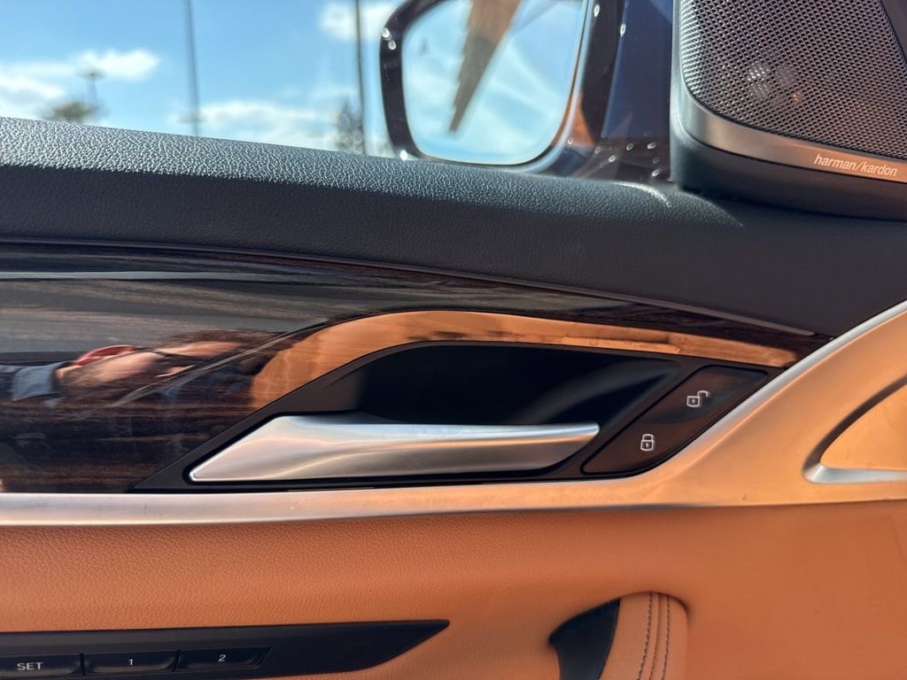 2023 BMW 530e 530e photo 3